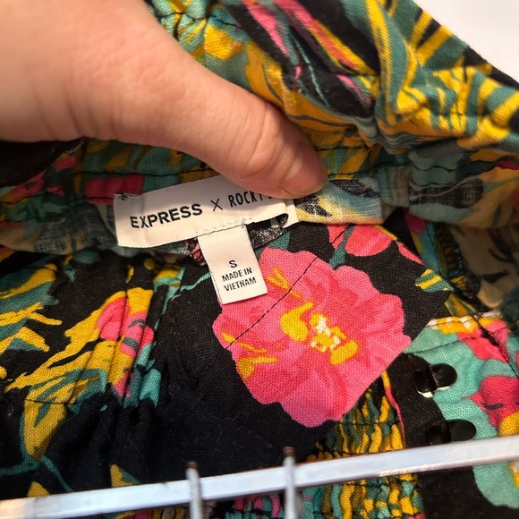 Express x Rocky Barnes Tropical Floral Print Crop Top & Short Set Size Small - Picture 9 of 10